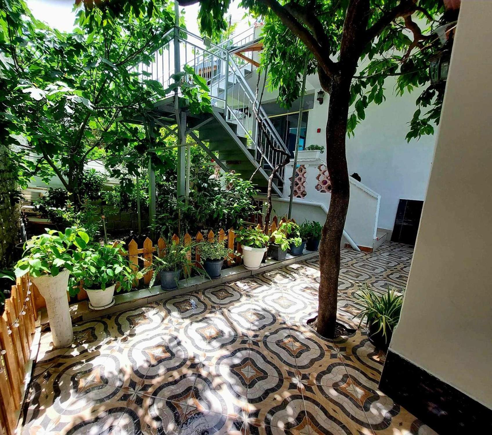 Guest House Flowers Berat Buitenkant foto