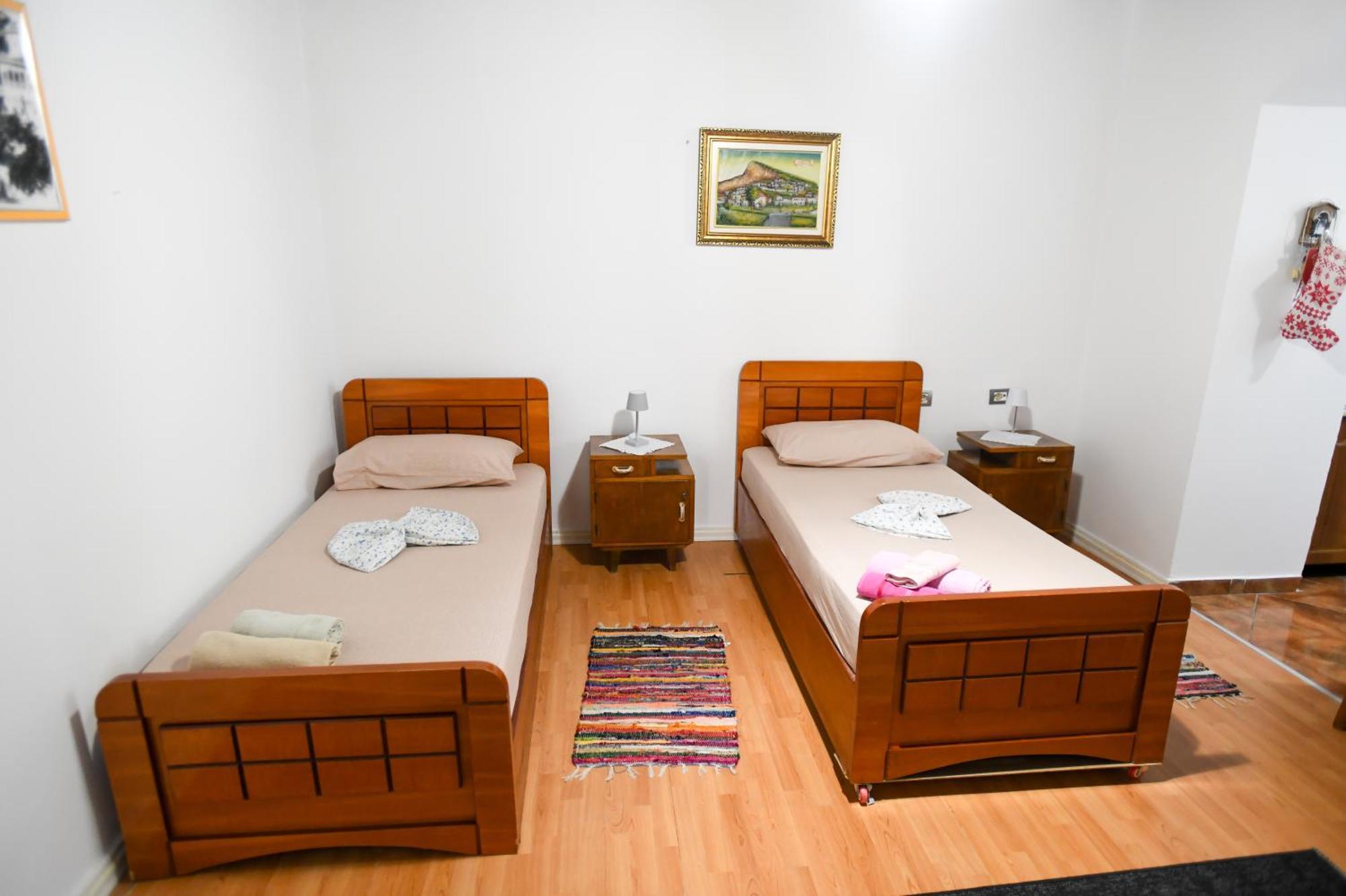 Guest House Flowers Berat Buitenkant foto