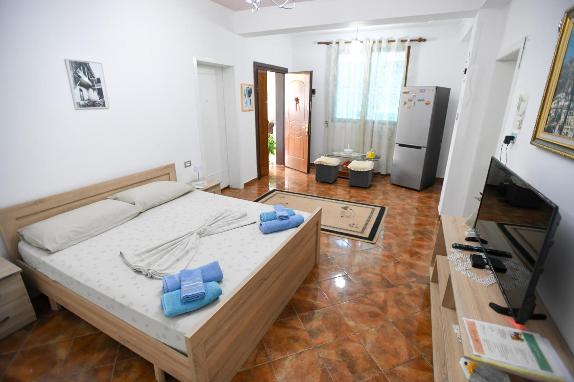 Guest House Flowers Berat Buitenkant foto